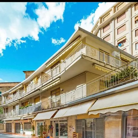 Casa Girasole 1 圣雷默